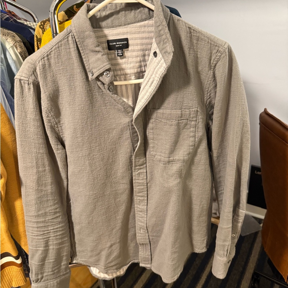 Men’s Gray Button-Up Shirt
